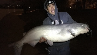 BIGGEST FISH OF MY LIFE!!! Fishing in Washington D.C. is FULL  of Surprises...
