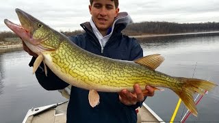 Outrageous Winter Fishing!!! Hand Lined Bass, MONSTER Pickerel, and Mangled Hands