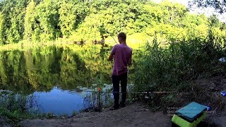 Рыбалка на донку (фидер).Посидел вечером у реки.