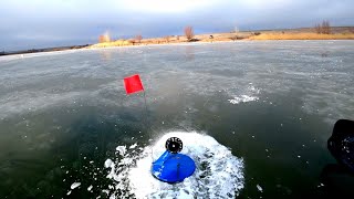 первый лёд ТАМ ТОЧНО ТРОФЕЙ рыбалка на жерлицы по первому льду 2019-2020